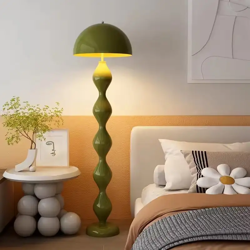 1 Floor Standing Lamp
